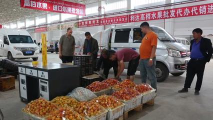 疏附縣舉辦夏季水果節(jié) 豐富群眾果“盤子”